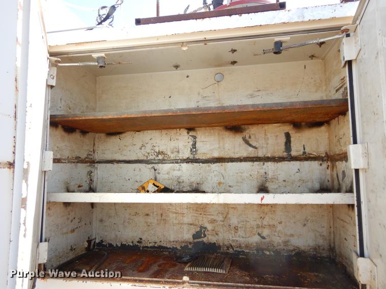 image for item EJ9902 1989 International 1955 service truck