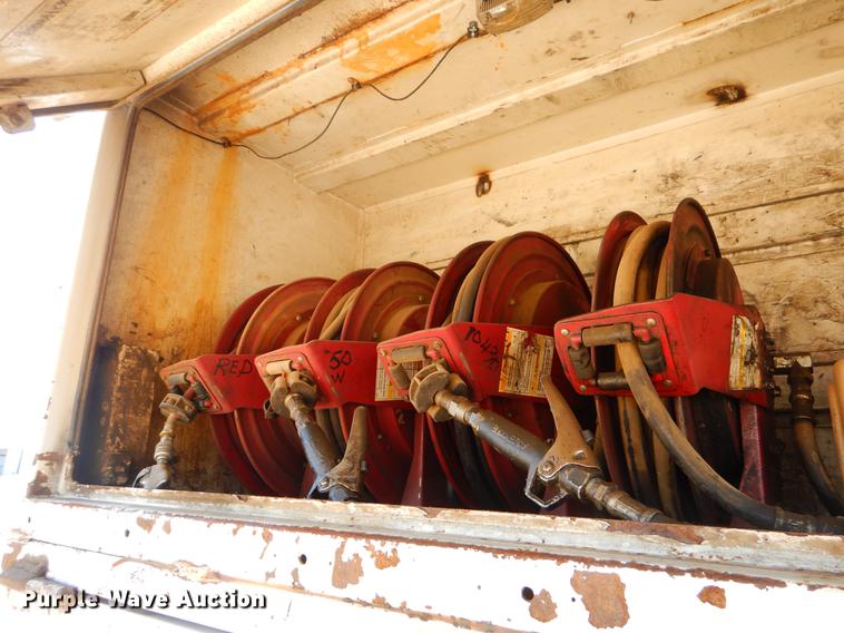 image for item EJ9902 1989 International 1955 service truck