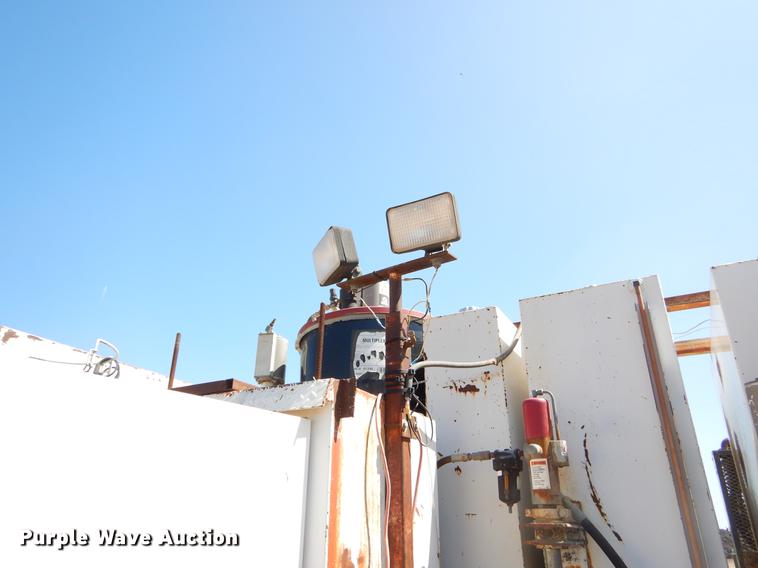 image for item EJ9902 1989 International 1955 service truck