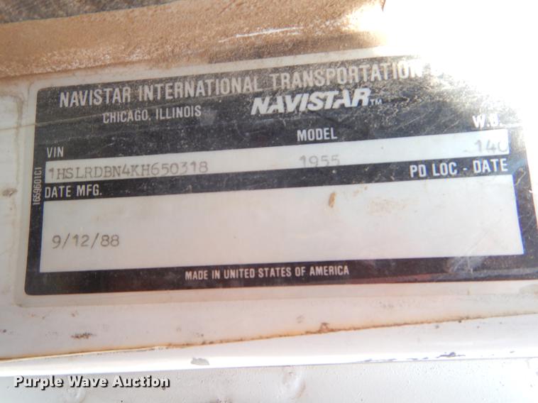 image for item EJ9902 1989 International 1955 service truck