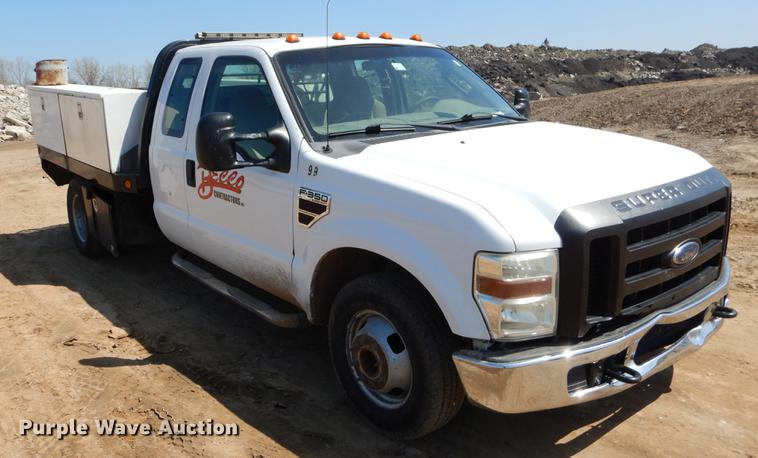 image for item EJ9903 2008 Ford F350 Super Duty SuperCab flatbed pickup truck