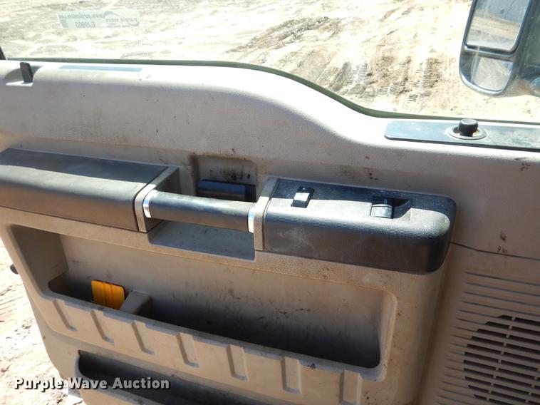 image for item EJ9903 2008 Ford F350 Super Duty SuperCab flatbed pickup truck