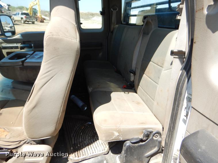 image for item EJ9903 2008 Ford F350 Super Duty SuperCab flatbed pickup truck