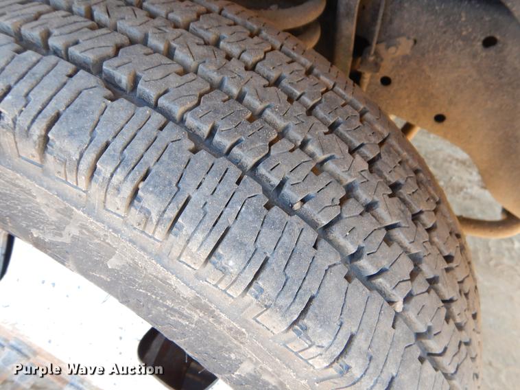 image for item EJ9903 2008 Ford F350 Super Duty SuperCab flatbed pickup truck