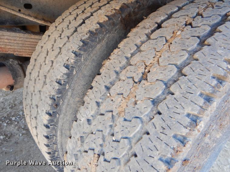 image for item EJ9903 2008 Ford F350 Super Duty SuperCab flatbed pickup truck