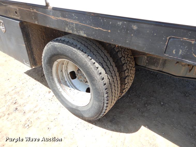 image for item EJ9903 2008 Ford F350 Super Duty SuperCab flatbed pickup truck