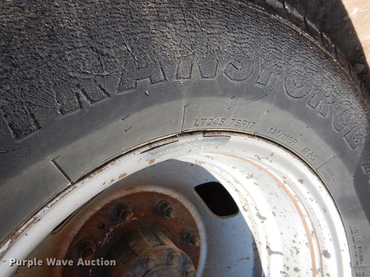 image for item EJ9903 2008 Ford F350 Super Duty SuperCab flatbed pickup truck