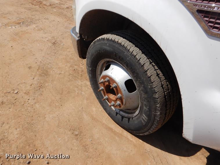 image for item EJ9903 2008 Ford F350 Super Duty SuperCab flatbed pickup truck