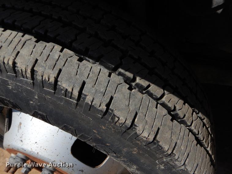 image for item EJ9903 2008 Ford F350 Super Duty SuperCab flatbed pickup truck