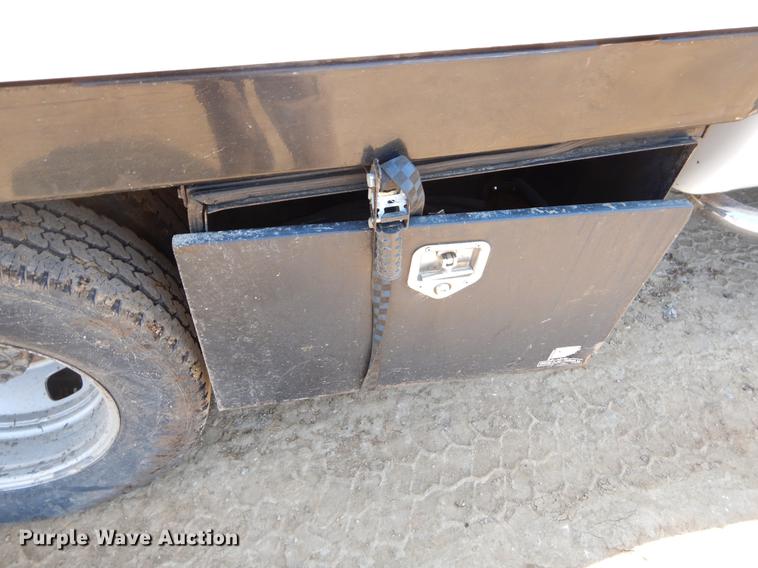 image for item EJ9903 2008 Ford F350 Super Duty SuperCab flatbed pickup truck
