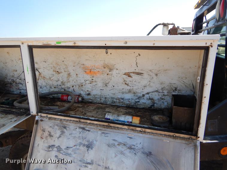 image for item EJ9903 2008 Ford F350 Super Duty SuperCab flatbed pickup truck