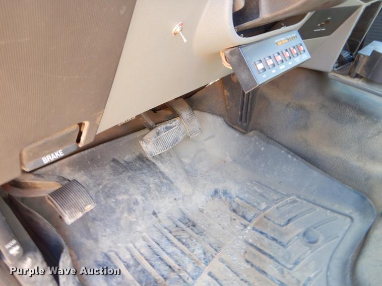 image for item EJ9905 2011 Ford F350 Super Duty SuperCab flatbed pickup truck