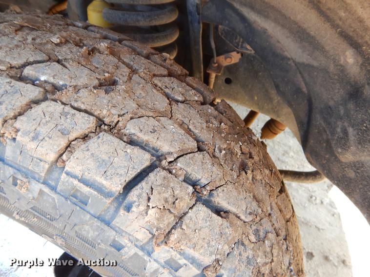 image for item EJ9905 2011 Ford F350 Super Duty SuperCab flatbed pickup truck