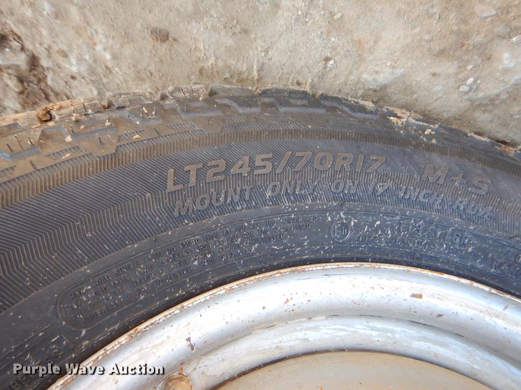 image for item EJ9905 2011 Ford F350 Super Duty SuperCab flatbed pickup truck