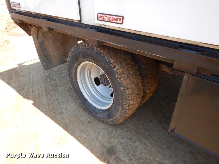 image for item EJ9905 2011 Ford F350 Super Duty SuperCab flatbed pickup truck