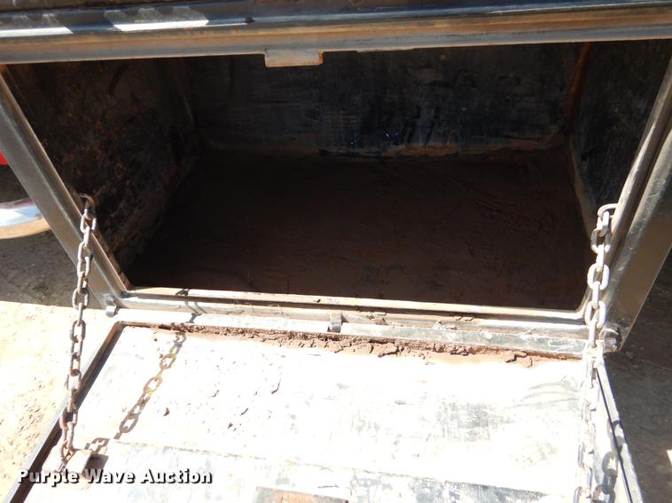 image for item EJ9905 2011 Ford F350 Super Duty SuperCab flatbed pickup truck