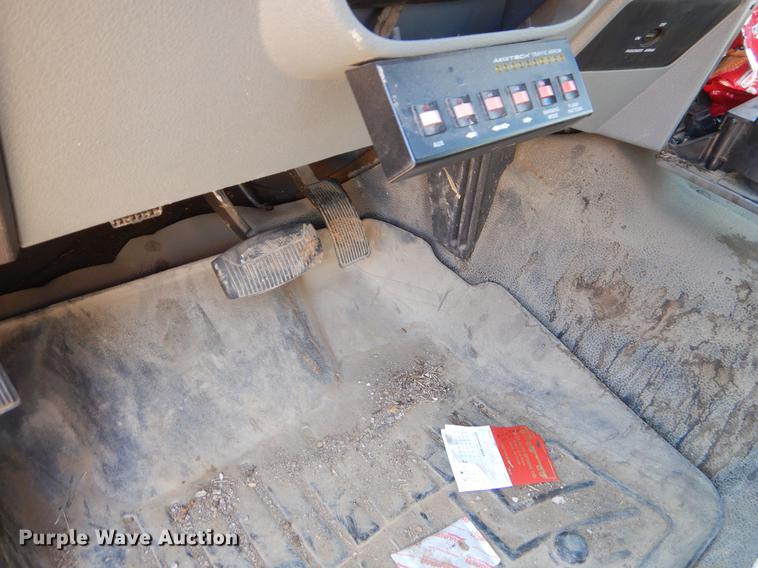 image for item EJ9910 2011 Ford F350 Super Duty SuperCab flatbed pickup truck