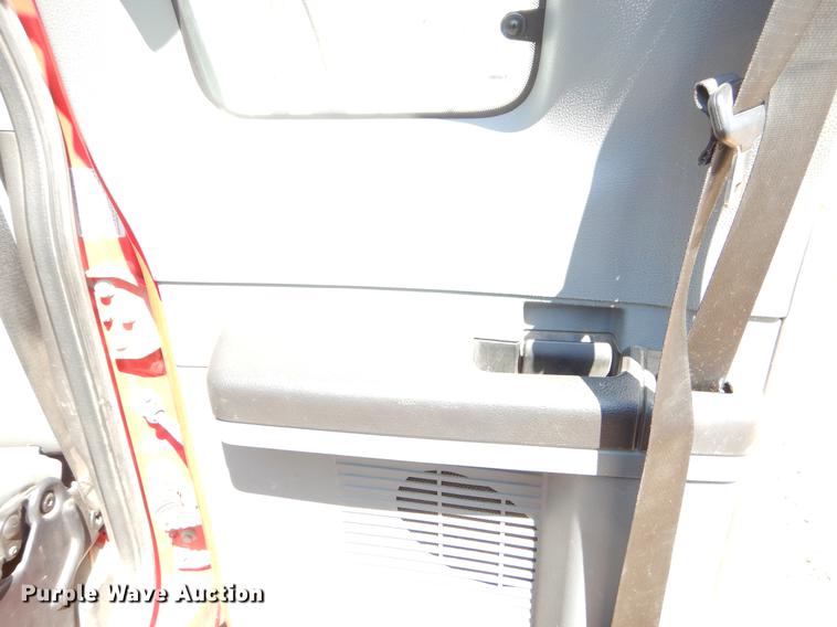 image for item EJ9910 2011 Ford F350 Super Duty SuperCab flatbed pickup truck