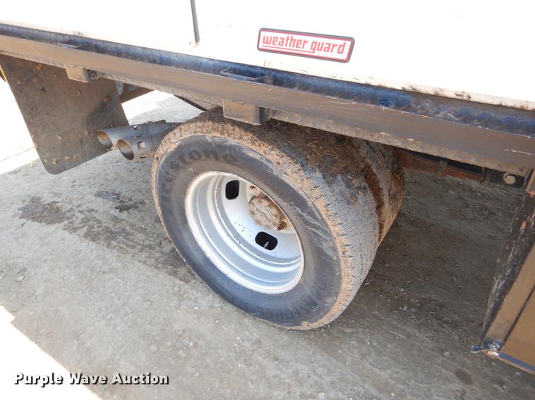 image for item EJ9910 2011 Ford F350 Super Duty SuperCab flatbed pickup truck