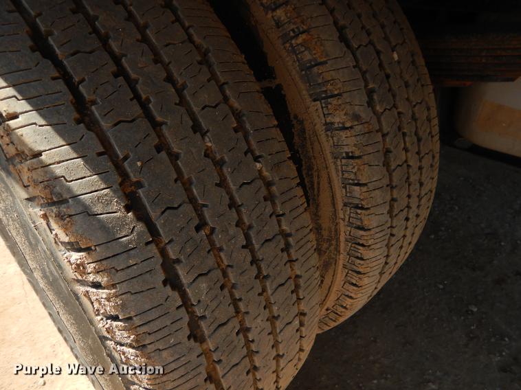 image for item EJ9910 2011 Ford F350 Super Duty SuperCab flatbed pickup truck