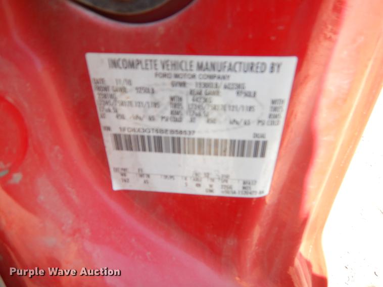 image for item EJ9910 2011 Ford F350 Super Duty SuperCab flatbed pickup truck