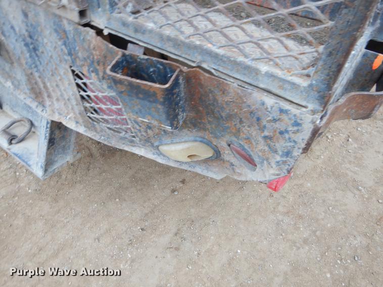 image for item EJ9915 2004 Ford F350 Super Duty SuperCab flatbed pickup truck