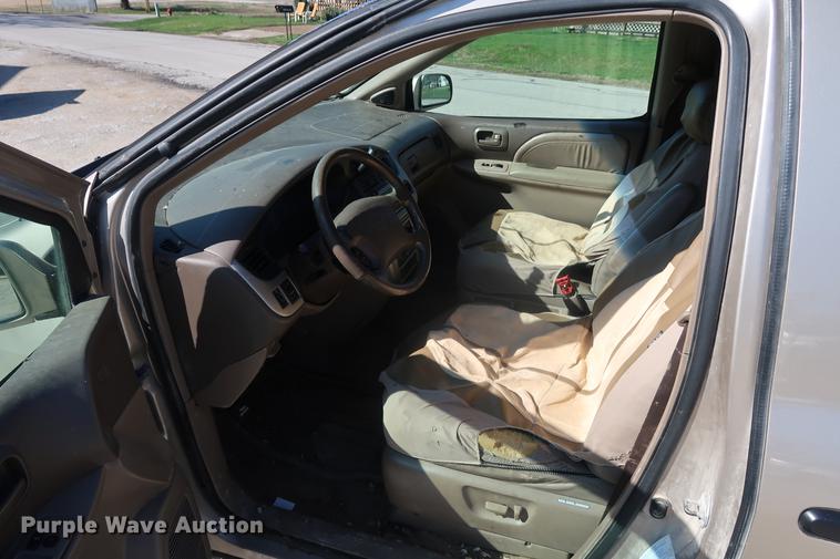 image for item EL9255 2002 Toyota Sienna XLE van