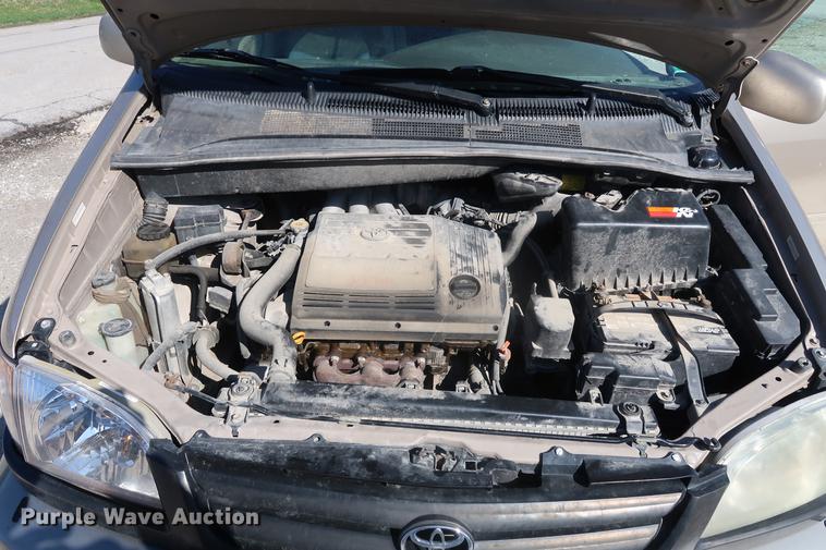 image for item EL9255 2002 Toyota Sienna XLE van