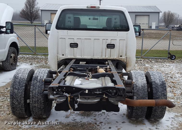 image for item EL9263 2012 Ford F350 Super Duty SuperCab pickup truck cab and chassis