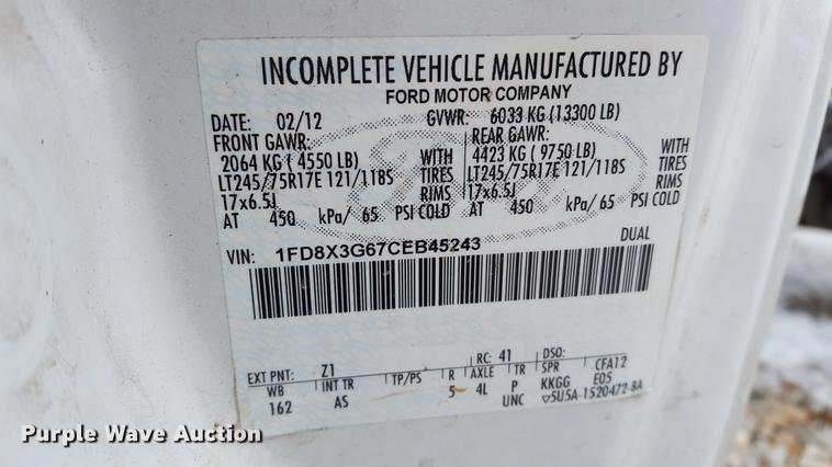 image for item EL9263 2012 Ford F350 Super Duty SuperCab pickup truck cab and chassis