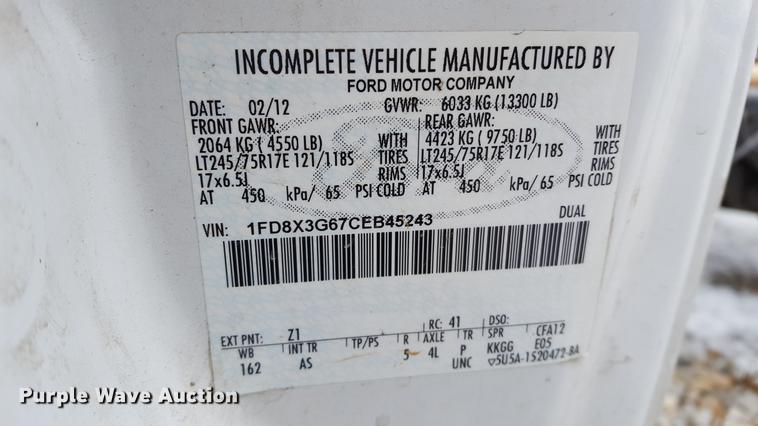 image for item EL9263 2012 Ford F350 Super Duty SuperCab pickup truck cab and chassis