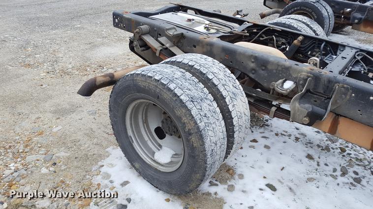 image for item EL9263 2012 Ford F350 Super Duty SuperCab pickup truck cab and chassis