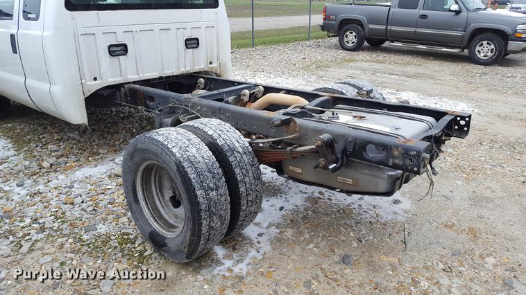 image for item EL9263 2012 Ford F350 Super Duty SuperCab pickup truck cab and chassis