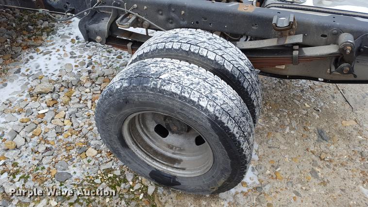 image for item EL9263 2012 Ford F350 Super Duty SuperCab pickup truck cab and chassis