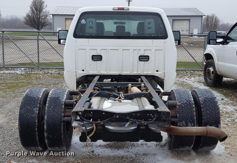 image for item EL9264 2012 Ford F350 Super Duty SuperCab pickup truck cab and chassis