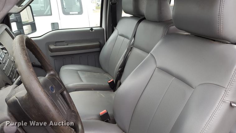 image for item EL9264 2012 Ford F350 Super Duty SuperCab pickup truck cab and chassis