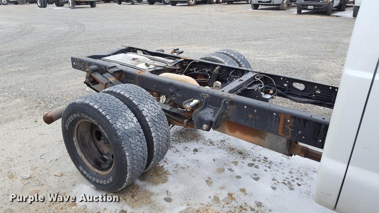 image for item EL9264 2012 Ford F350 Super Duty SuperCab pickup truck cab and chassis