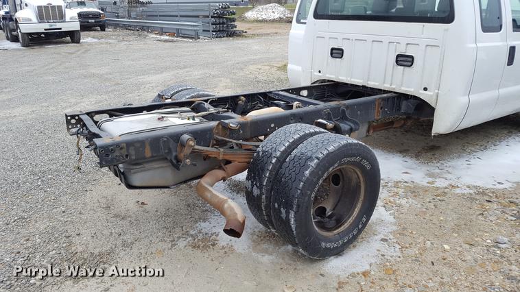 image for item EL9264 2012 Ford F350 Super Duty SuperCab pickup truck cab and chassis