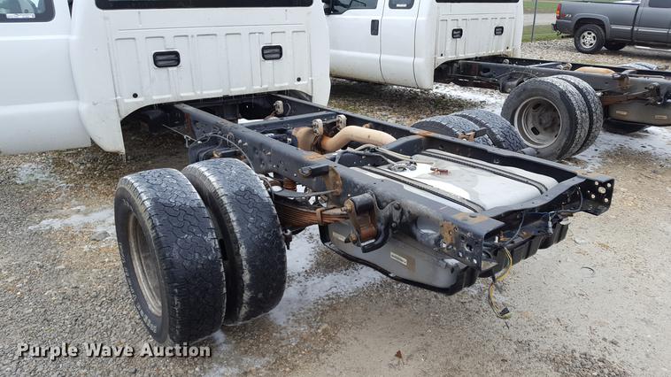 image for item EL9264 2012 Ford F350 Super Duty SuperCab pickup truck cab and chassis