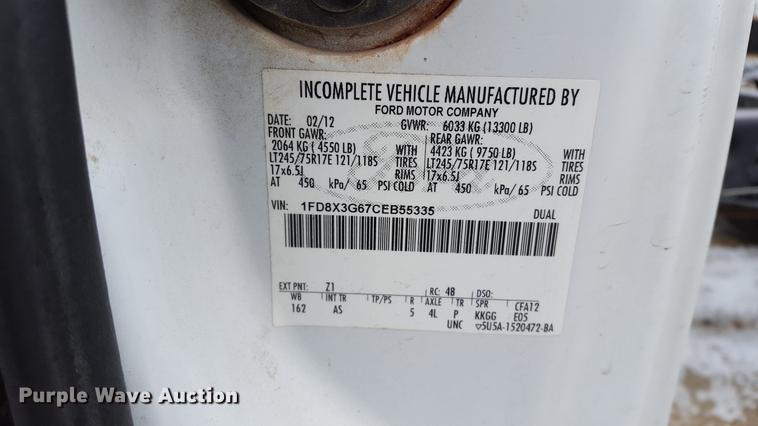 image for item EL9264 2012 Ford F350 Super Duty SuperCab pickup truck cab and chassis