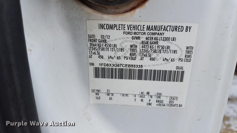 image for item EL9264 2012 Ford F350 Super Duty SuperCab pickup truck cab and chassis