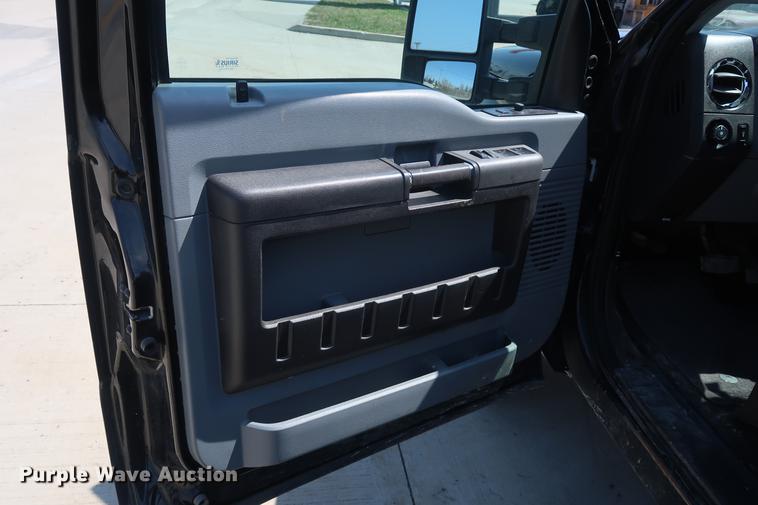 image for item EL9291 2011 Ford F250 Super Duty Crew Cab pickup truck