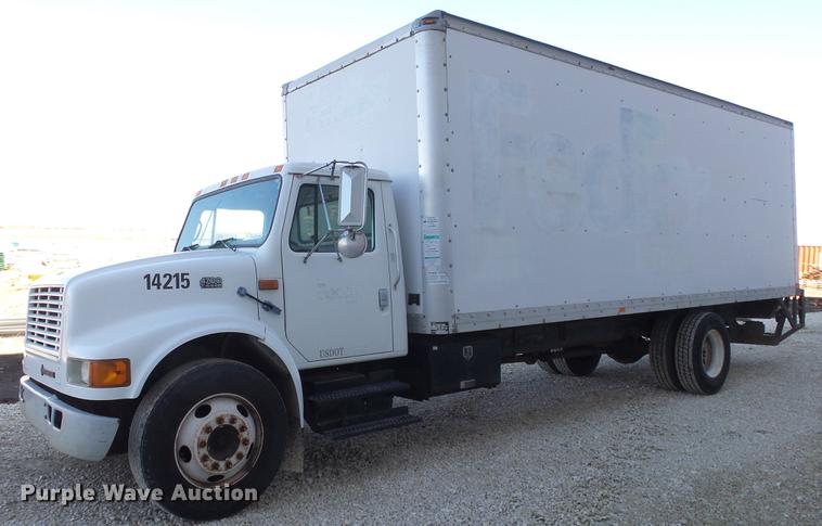 image for item EM9250 2000 International 4700 box truck