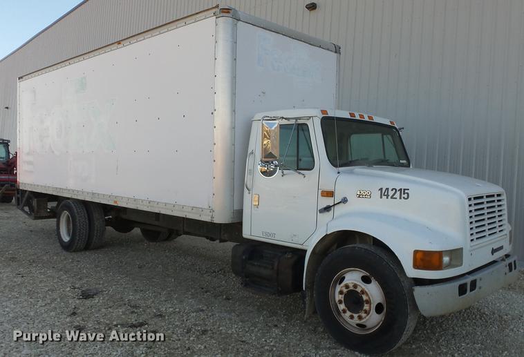 image for item EM9250 2000 International 4700 box truck
