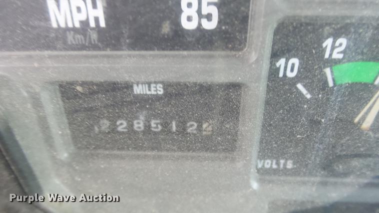 image for item EM9250 2000 International 4700 box truck