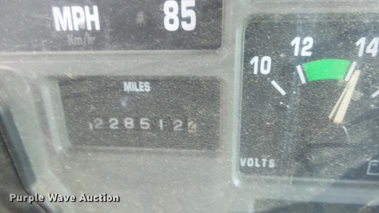 image for item EM9250 2000 International 4700 box truck