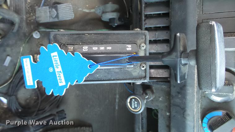 image for item EM9250 2000 International 4700 box truck