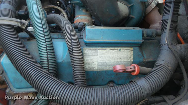 image for item EM9250 2000 International 4700 box truck