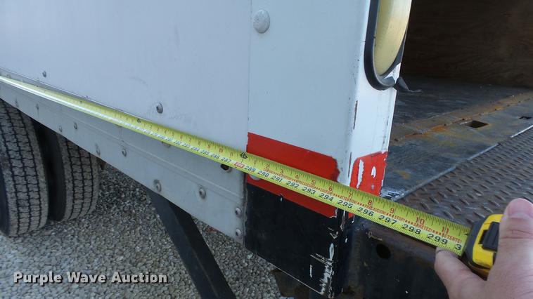 image for item EM9250 2000 International 4700 box truck