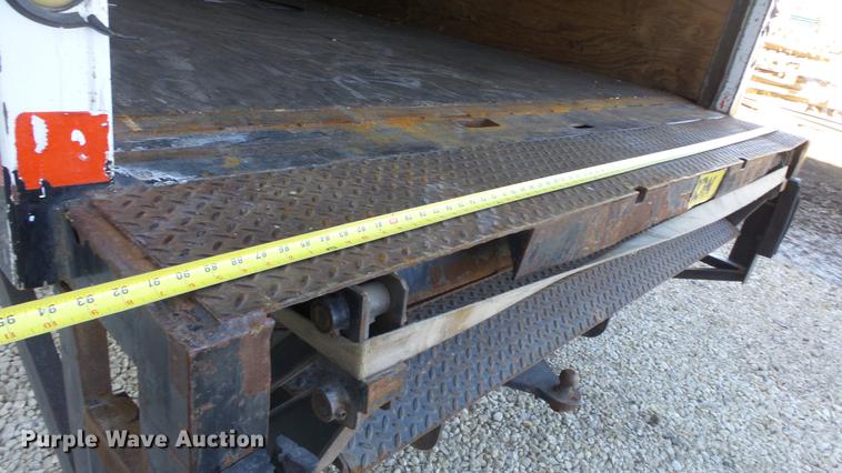 image for item EM9250 2000 International 4700 box truck